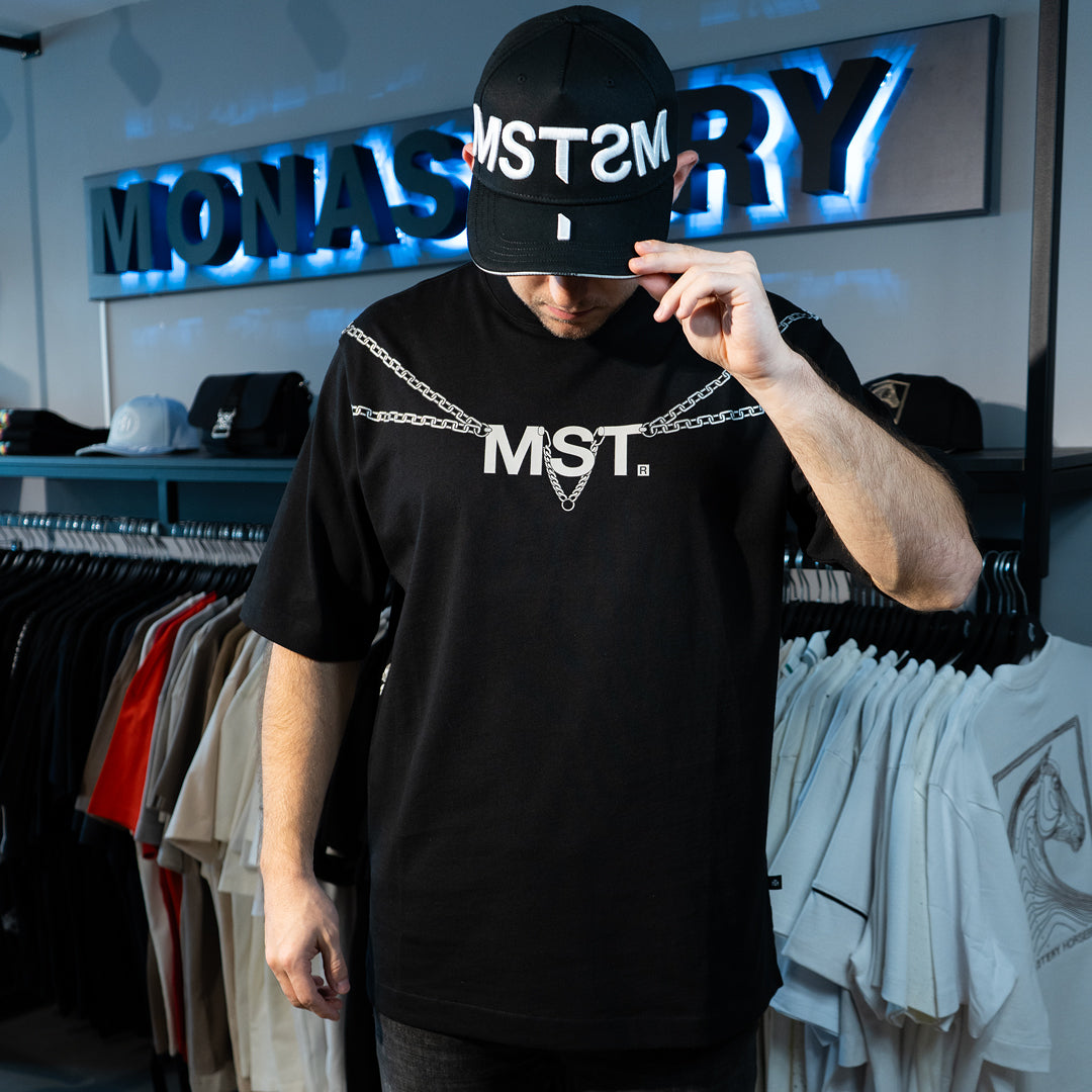 CAMISETA MONASTERY CHAINS BLACK
