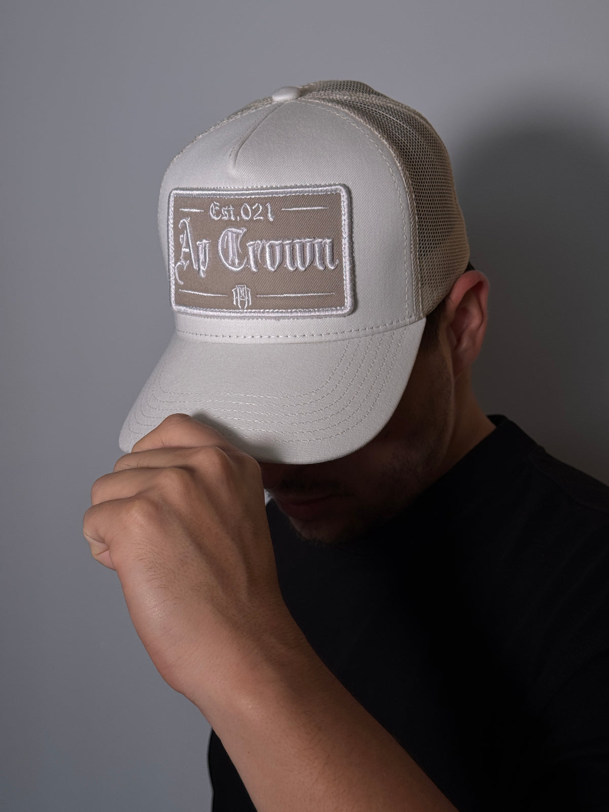 GORRA AP CROWN SABLE WHITE