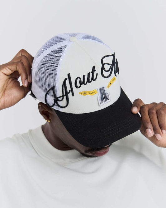 GORRA Y/OUT SIGNS CREMA