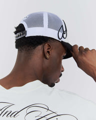 GORRA Y/OUT SIGNS CREMA