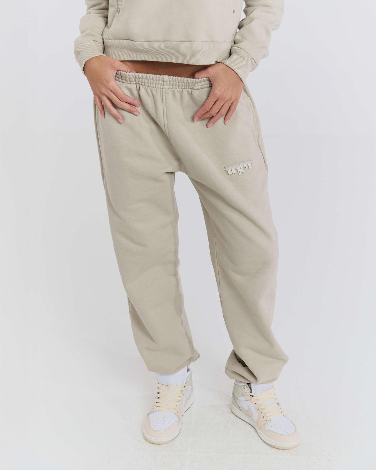 JOGGER Y/OUT WOMEN REISE CREMA